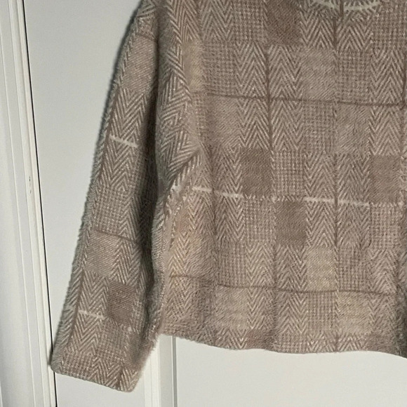 New! Greylin Plaid Soft Fuzzy Pullover Sweater Beige - 29118 - Picture 3 of 12
